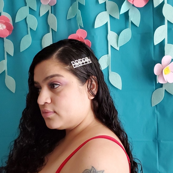 Bling🎁💝🏷 "drippin"letter hair clip - Picture 6 of 8